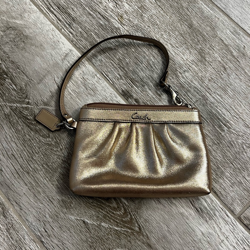 Wristlet
